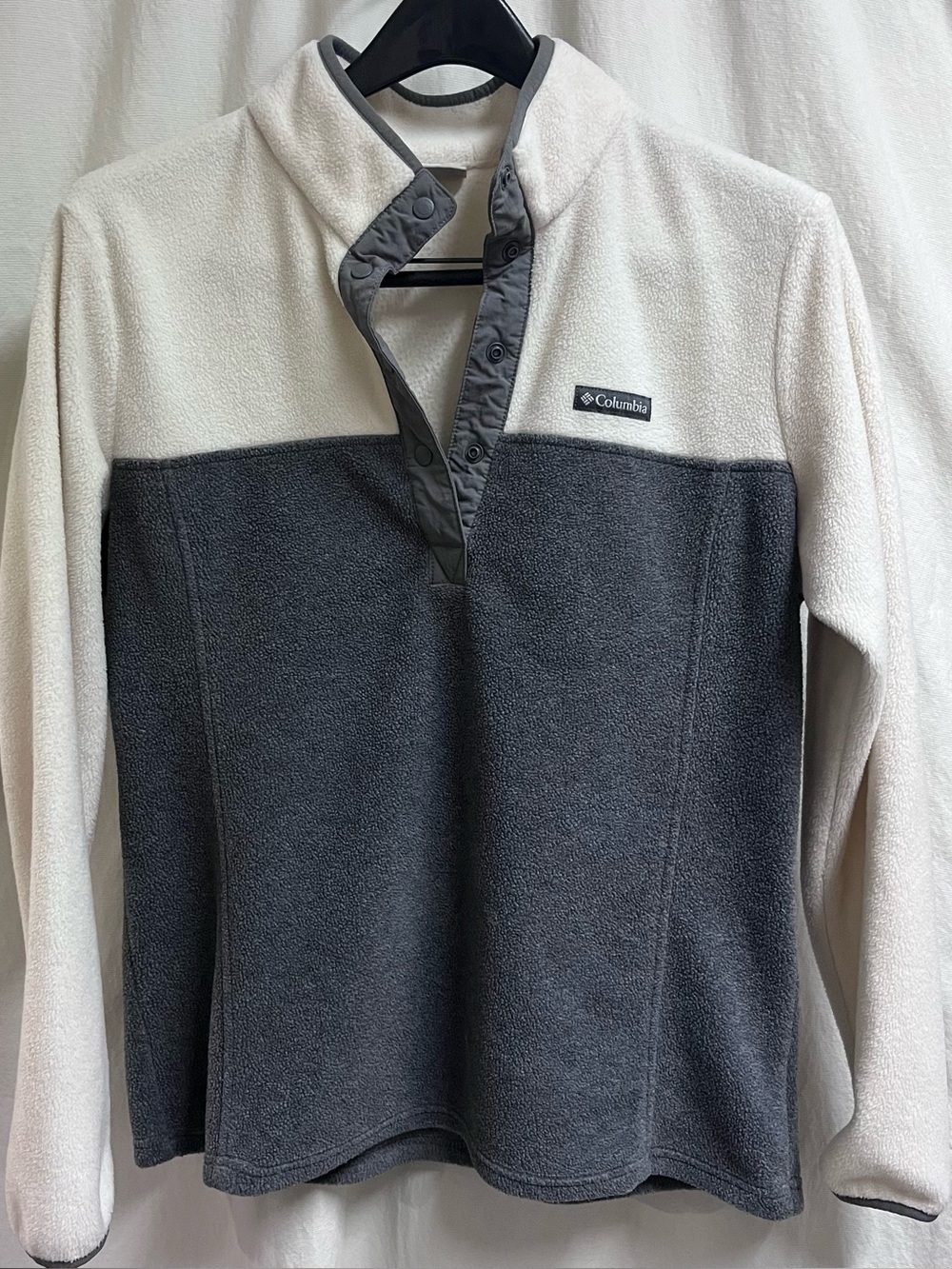 Columbia, women's, 1/4 snap closure fleece pullover, grey and white, size Large
